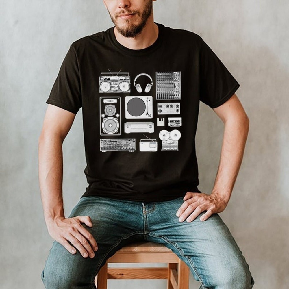 Retro Music Gear T-shirt - Old School Audiophile Black Shirt